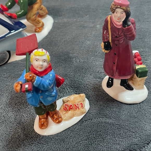 The Original Snow Village “Stuck In The Snow” set of 3 - Picture 5 of 9